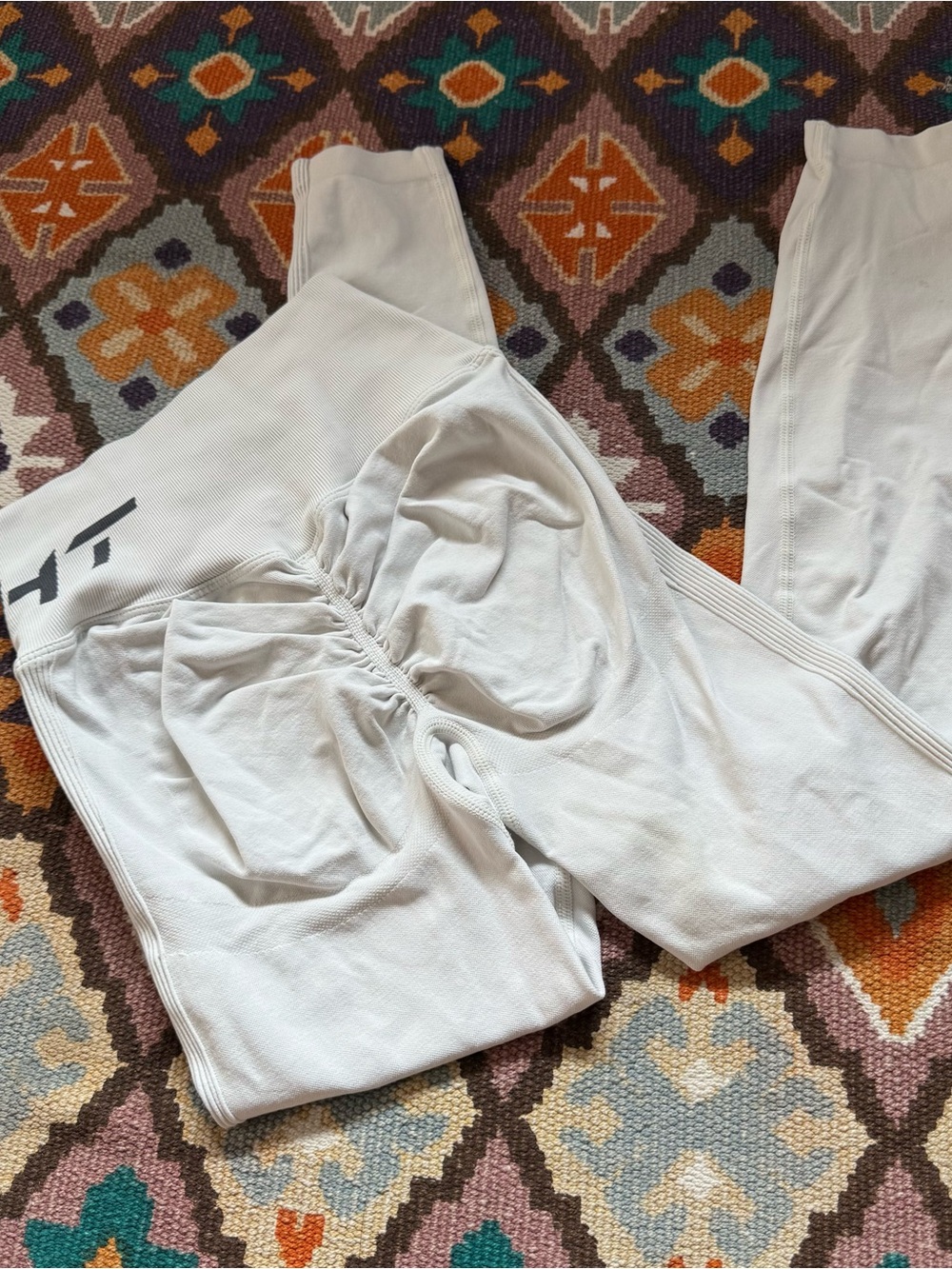 ECHT ARISE Scrunch Leggings Women’s Size XS White Excellent Condition